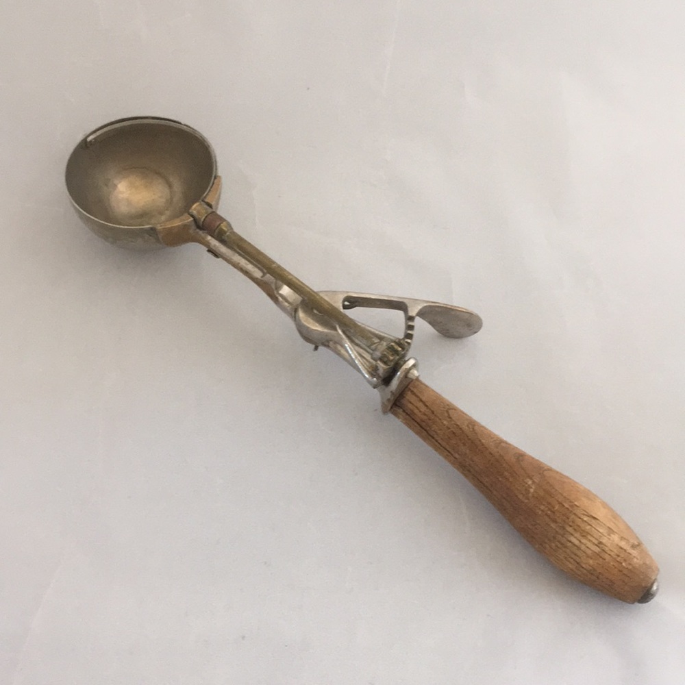 Ice cream scoop vintage